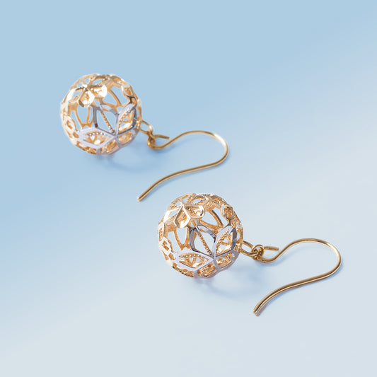 K18 Ball Motif Earrings(Yellow Gold / White Gold Combination)＿ボールモチーフ透かしデザインピアス