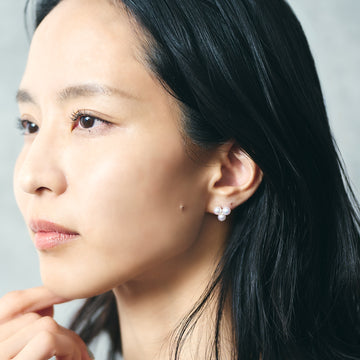 K18 Triple Akoya Pearl & Diamond Flower Earrings(5-5.5mm)＿K18 3珠アコヤ真珠 ダイヤモンドフラワーピアス